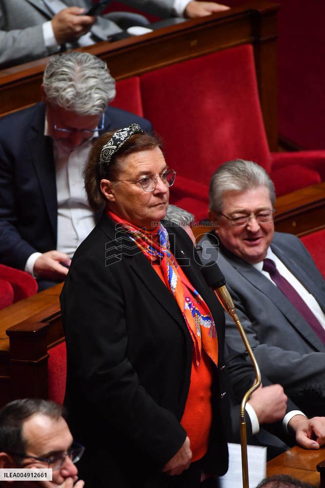 Questions To The Government - Paris