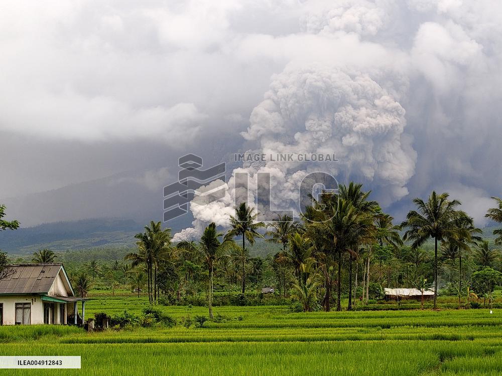 Indonesia’s Semeru Volcano Erupts