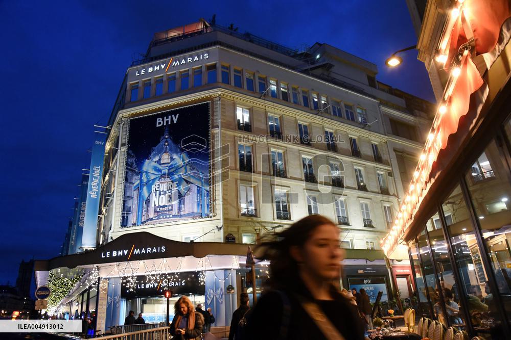 Chrismas Opening At BHV Store - Paris