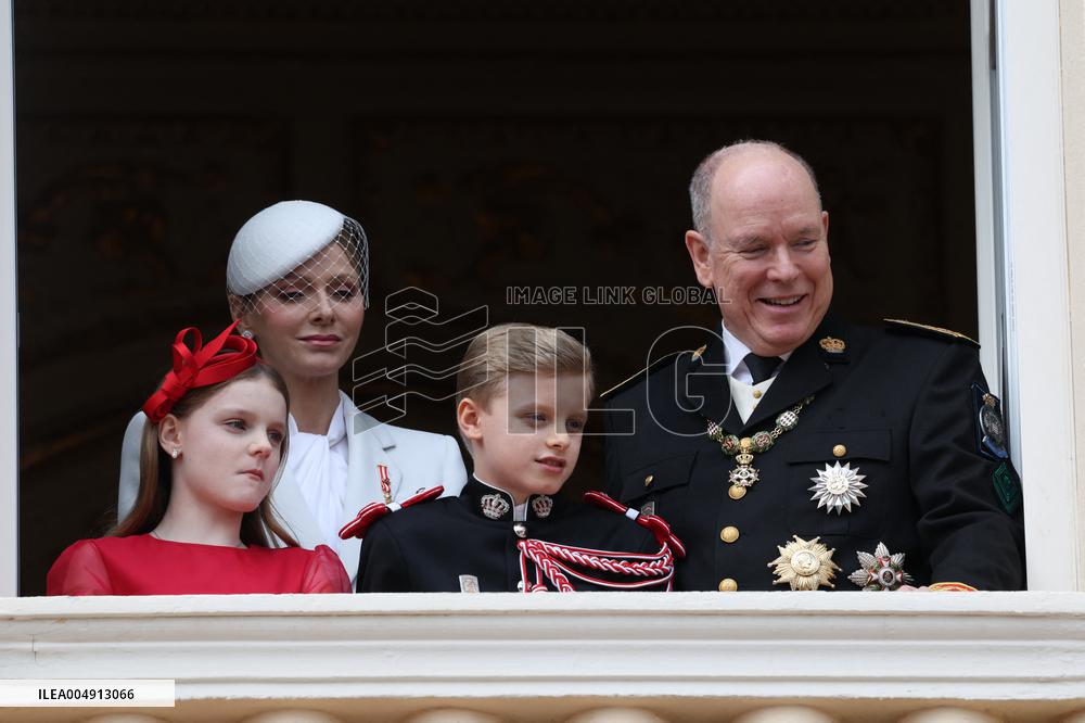 NO TABLOIDS - Monaco National Day Celebrations - Balcony