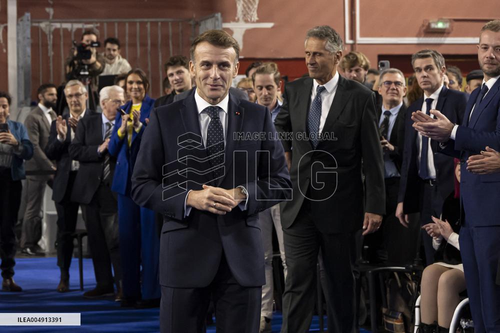 Macron Speaks to Readers of La Voix du Nord - Arras