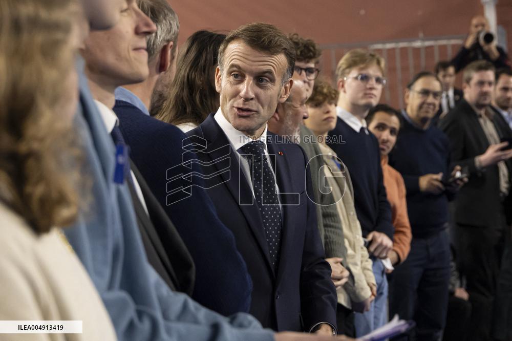 Macron Speaks to Readers of La Voix du Nord - Arras