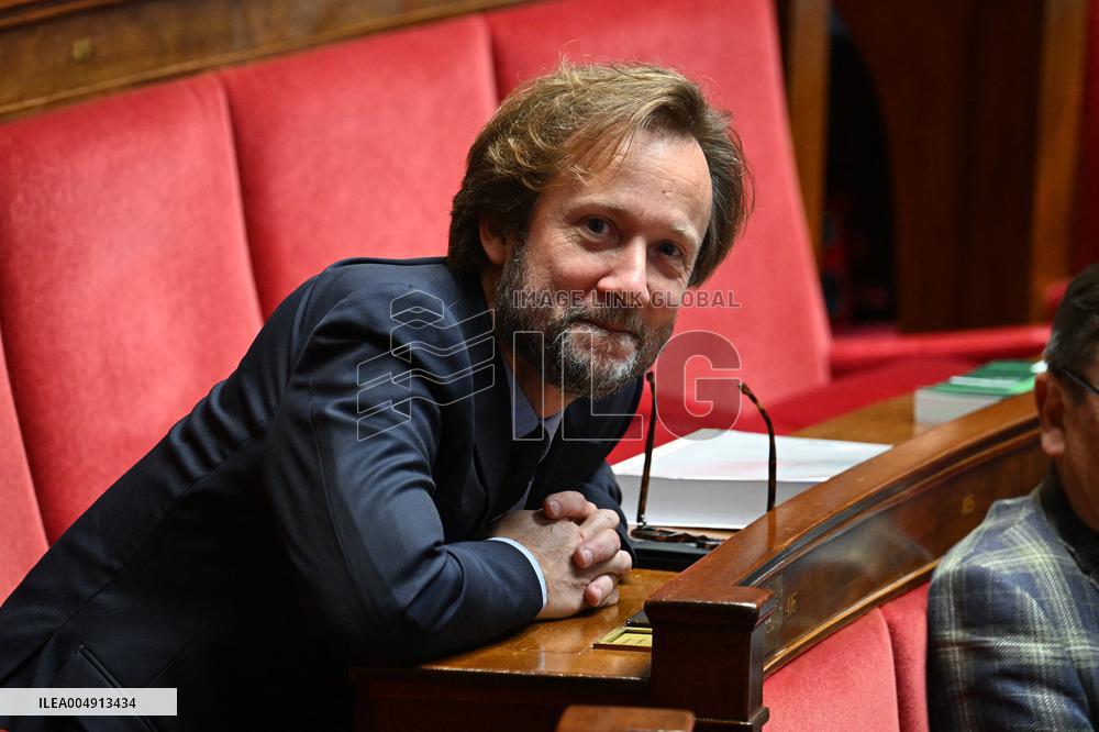 Questions To French Government Assembly - Paris