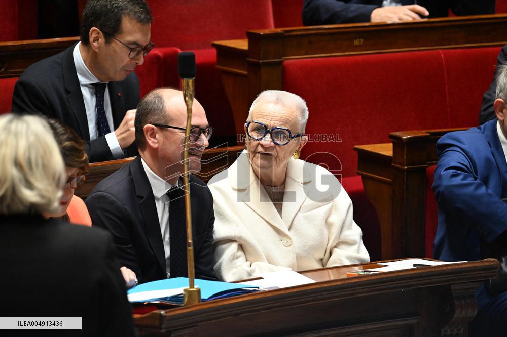 Questions To French Government Assembly - Paris
