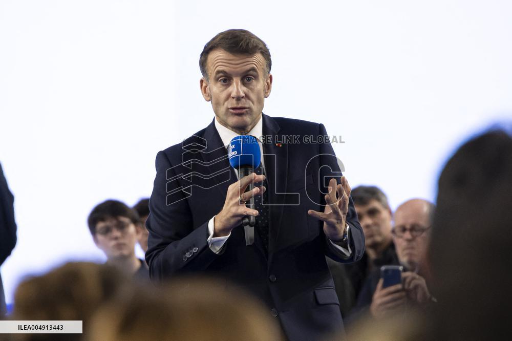 Macron Speaks to Readers of La Voix du Nord - Arras