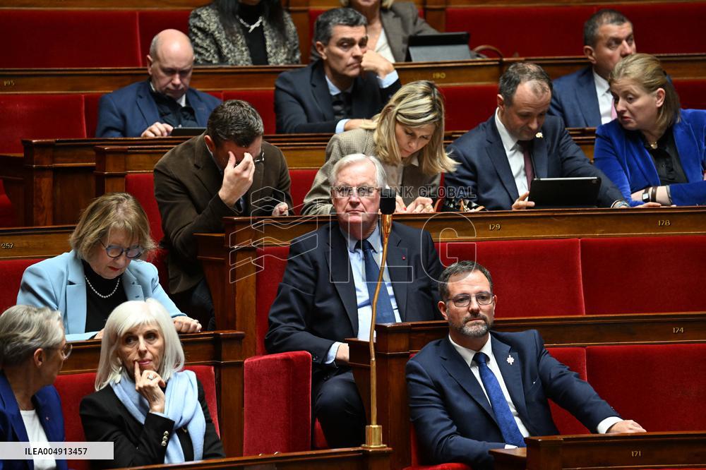 Questions To French Government Assembly - Paris