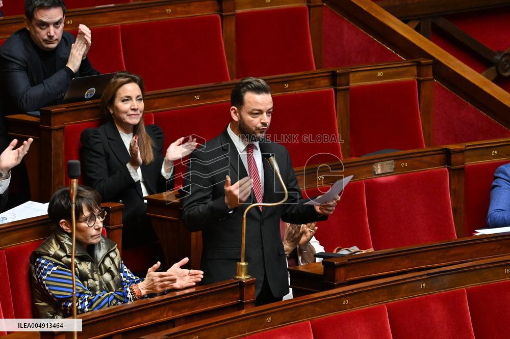 Questions To French Government Assembly - Paris