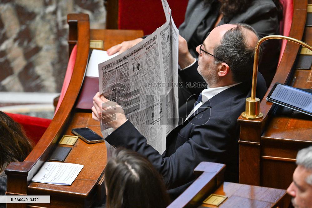 Questions To French Government Assembly - Paris