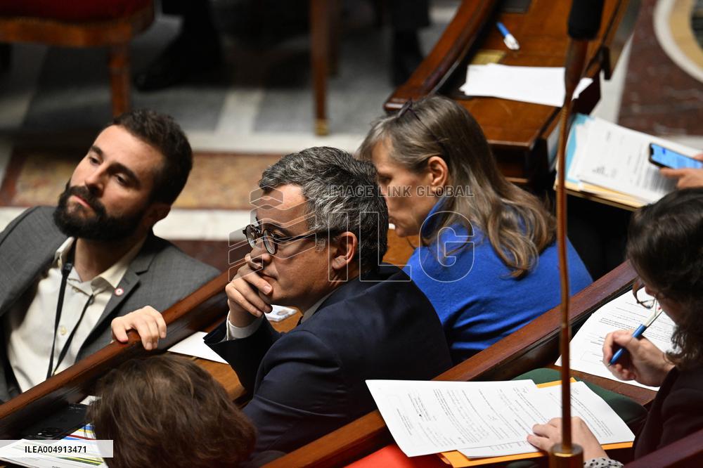 Questions To French Government Assembly - Paris