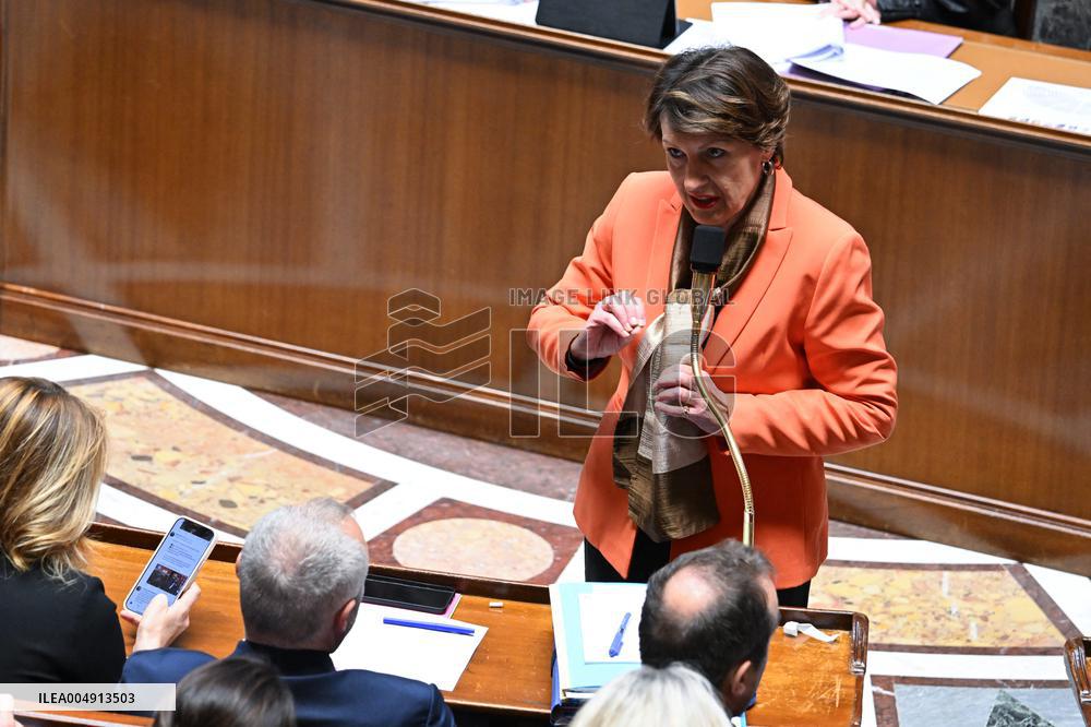 Questions To French Government Assembly - Paris