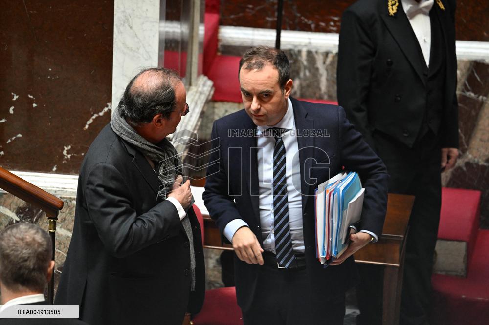 Questions To French Government Assembly - Paris