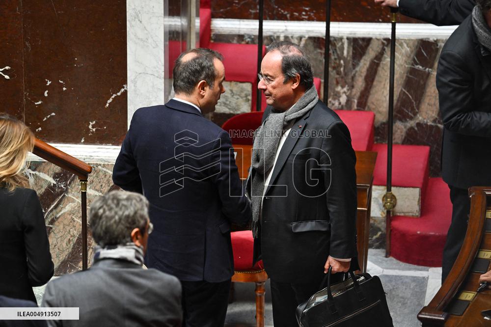 Questions To French Government Assembly - Paris
