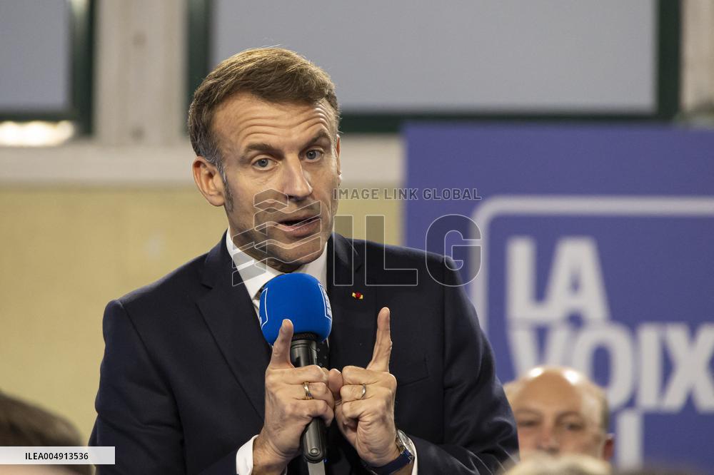 Macron Speaks to Readers of La Voix du Nord - Arras