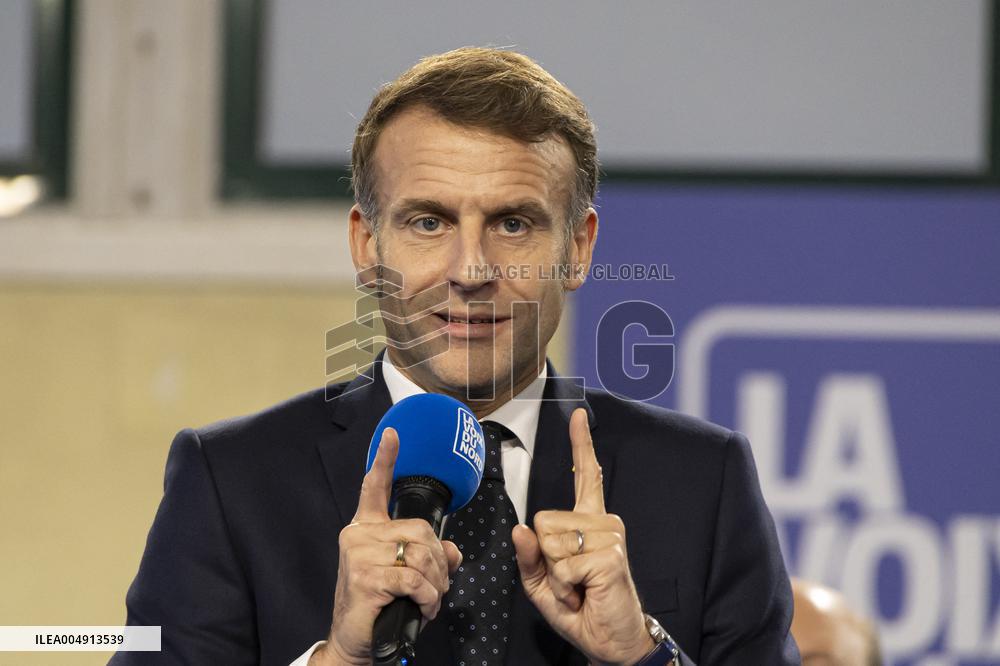 Macron Speaks to Readers of La Voix du Nord - Arras