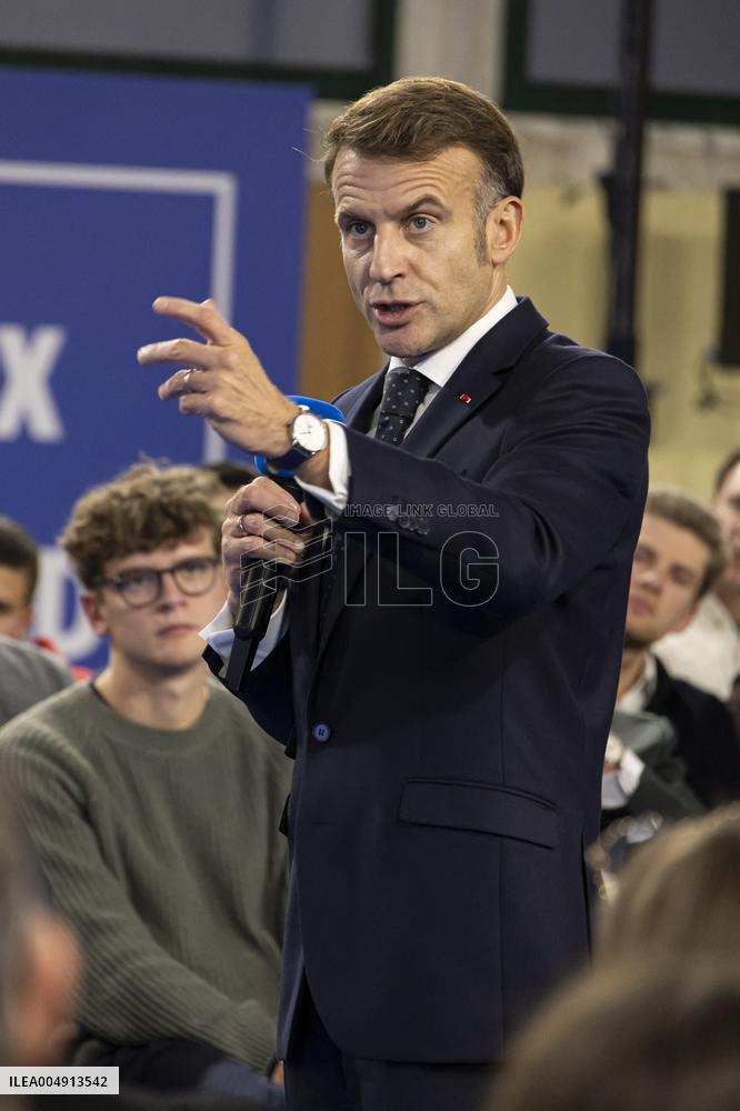 Macron Speaks to Readers of La Voix du Nord - Arras