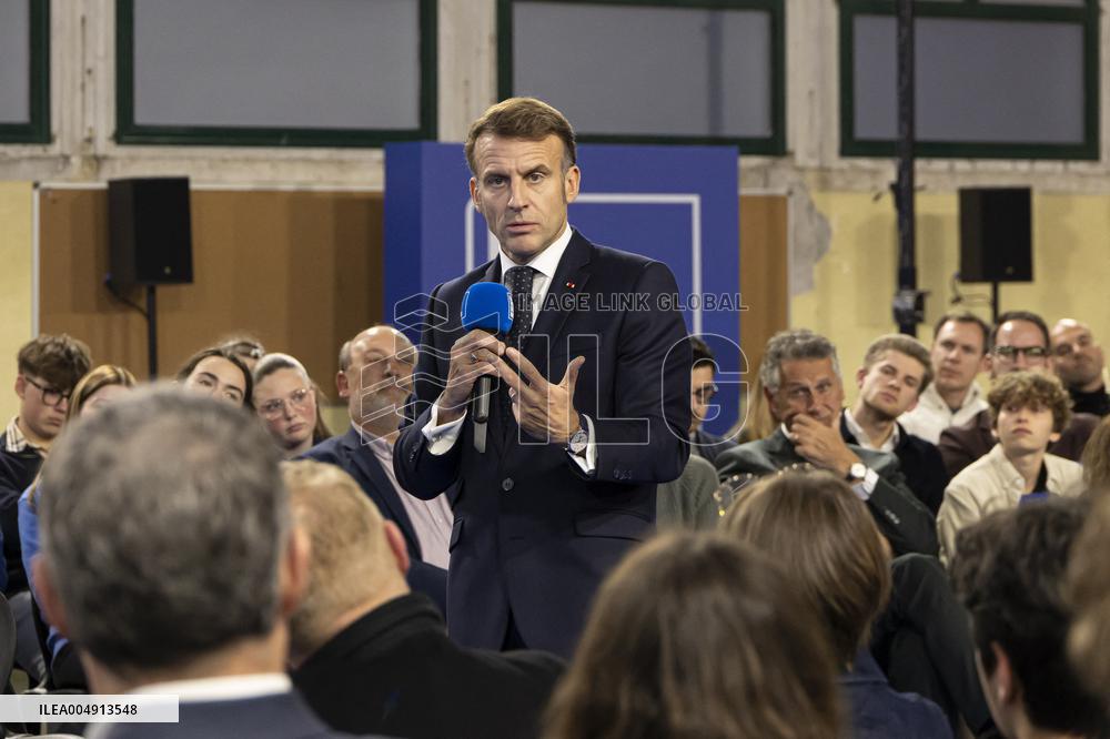 Macron Speaks to Readers of La Voix du Nord - Arras