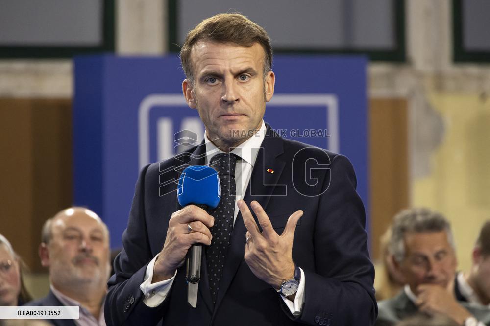 Macron Speaks to Readers of La Voix du Nord - Arras