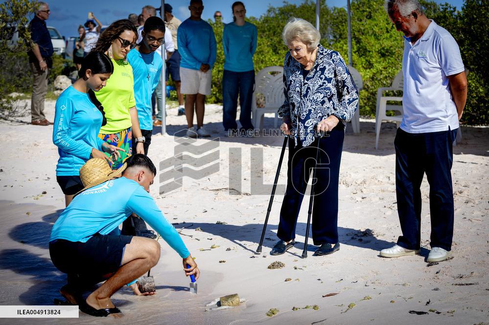 Princess Beatrix Visits Bonaire - The Netherlands