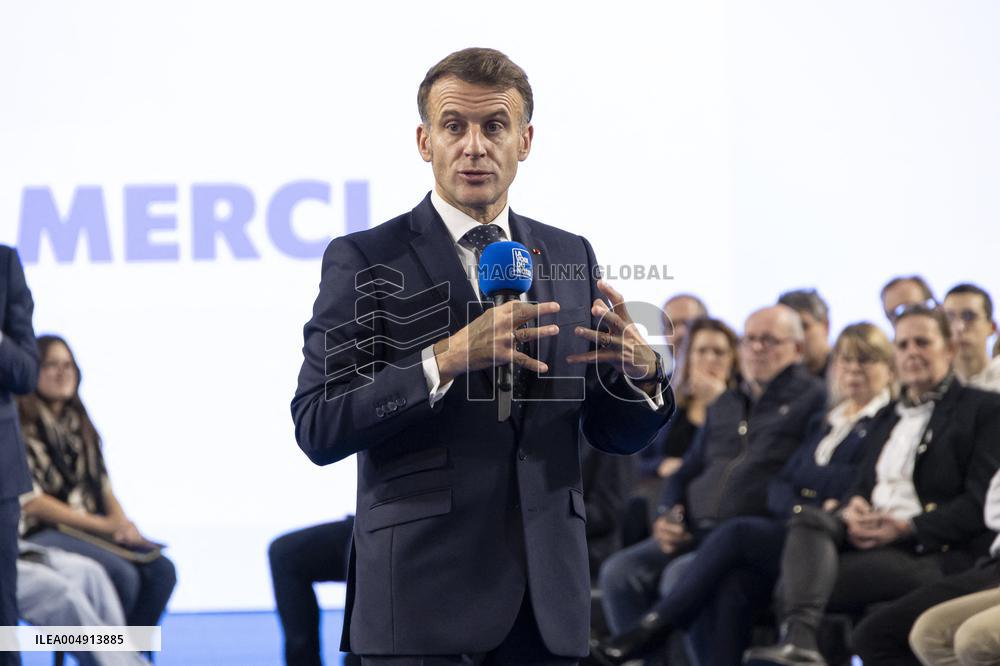 Macron Speaks to Readers of La Voix du Nord - Arras