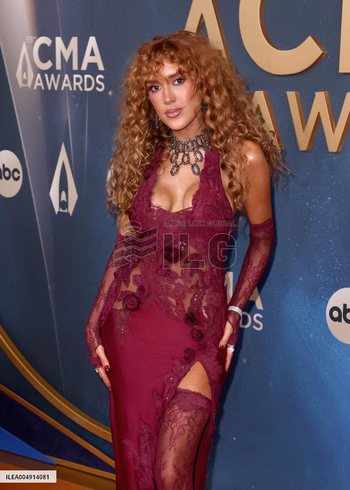 59th Annual CMA Awards - Arrivals