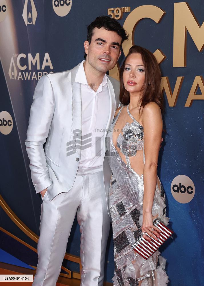 59th Annual CMA Awards - Arrivals