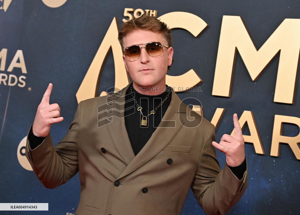 59th Annual CMA Awards - Arrivals