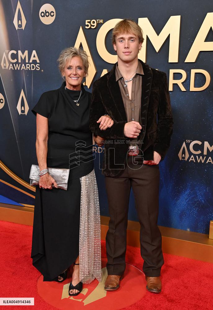59th Annual CMA Awards - Arrivals