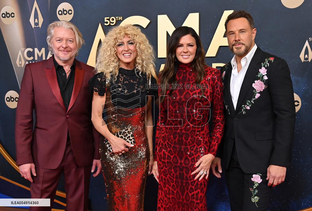 59th Annual CMA Awards - Arrivals