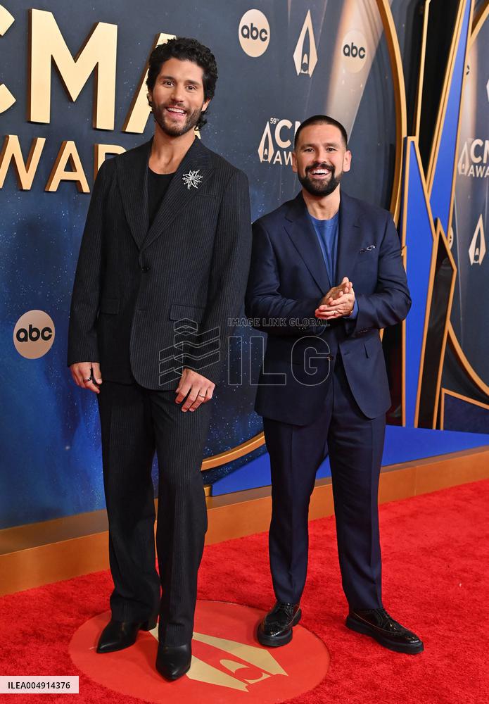 59th Annual CMA Awards - Arrivals