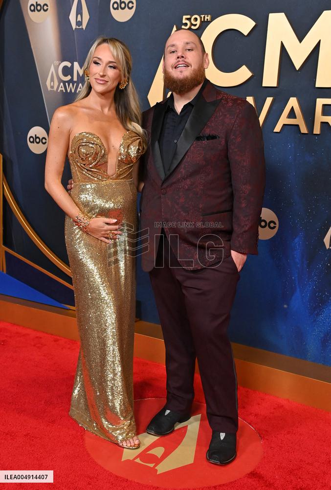 59th Annual CMA Awards - Arrivals