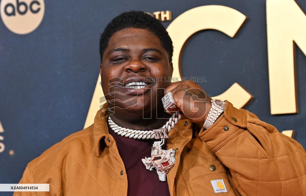 59th Annual CMA Awards - Arrivals