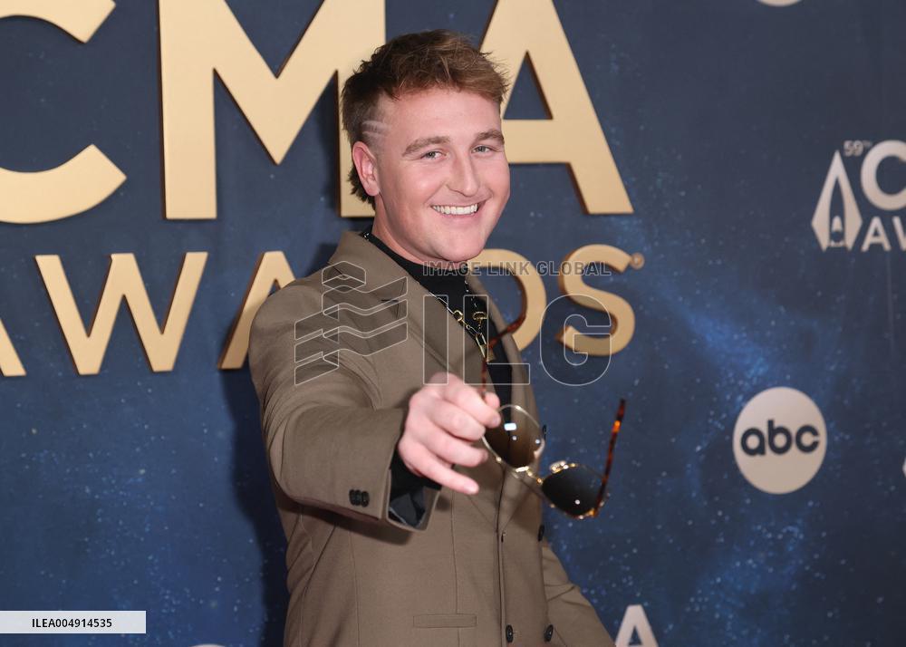 59th Annual CMA Awards - Arrivals