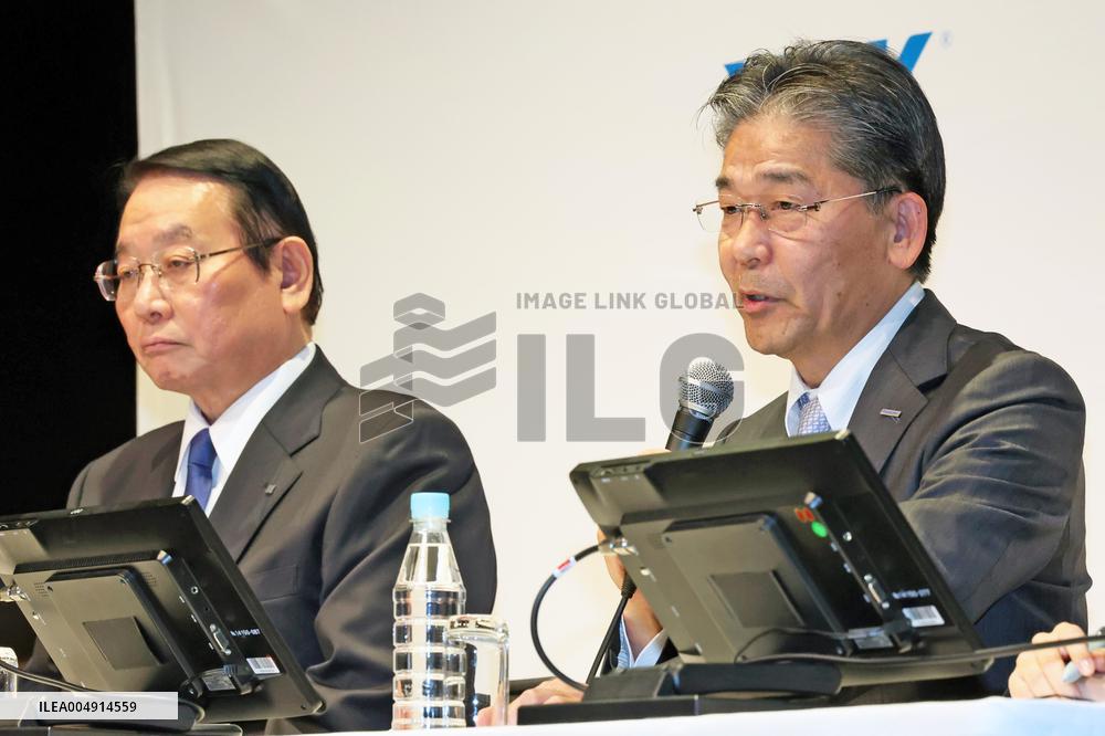 Panasonic and YKK Joint Press Conference on Collaboration in Building Materials and Housing Equipment Business