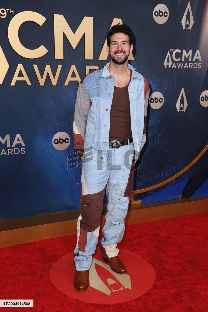 59th Annual CMA Awards - Arrivals