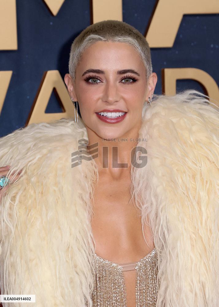 59th Annual CMA Awards - Arrivals
