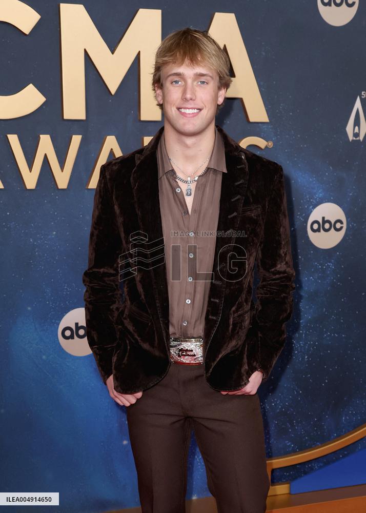 59th Annual CMA Awards - Arrivals