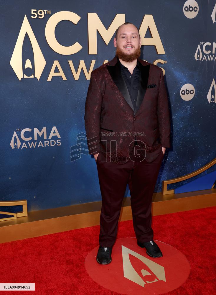 59th Annual CMA Awards - Arrivals
