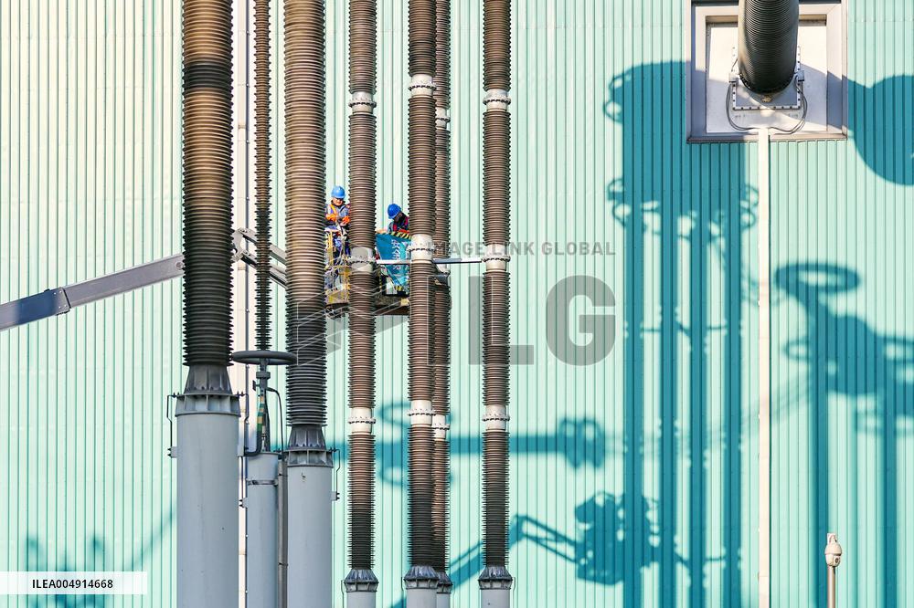 World First Ultra-high Voltage Hybrid Cascaded Flexible DC Converter Station