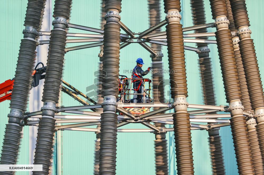 World First Ultra-high Voltage Hybrid Cascaded Flexible DC Converter Station