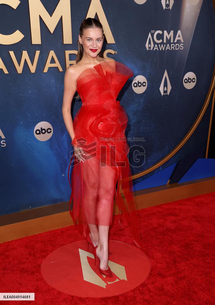 59th Annual CMA Awards - Arrivals