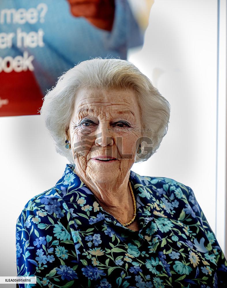 Princess Beatrix Visits Bonaire - Netherlands