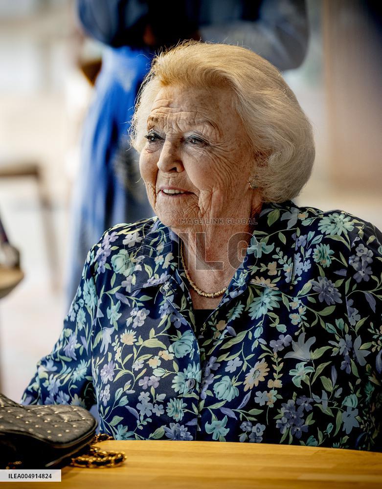 Princess Beatrix Visits Bonaire - Netherlands