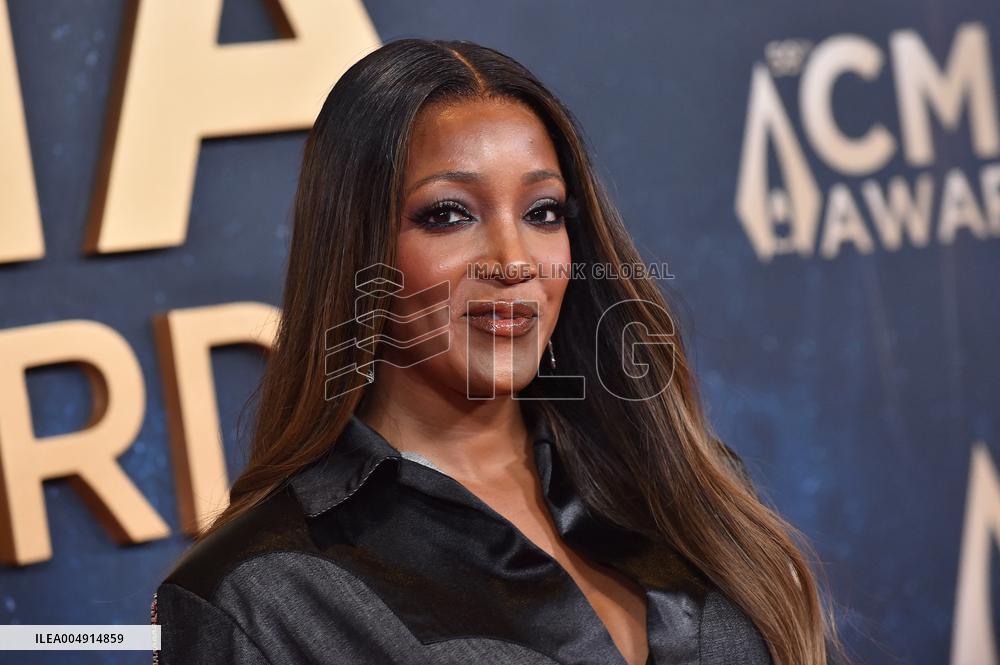 59th Annual CMA Awards - Arrivals