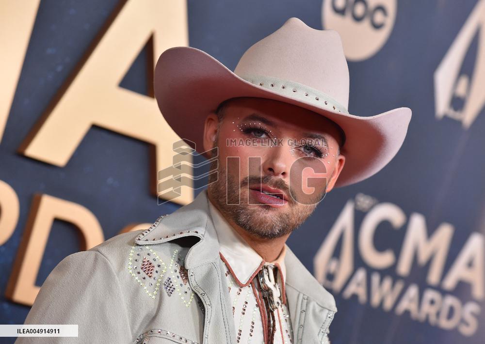 59th Annual CMA Awards - Arrivals