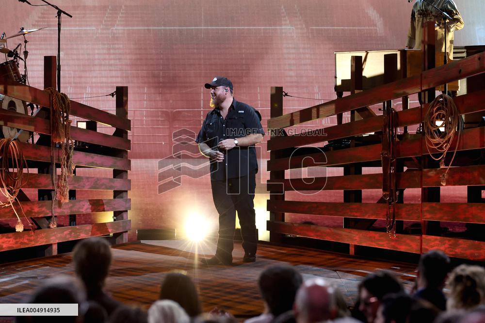 59th Annual CMA Awards - Show