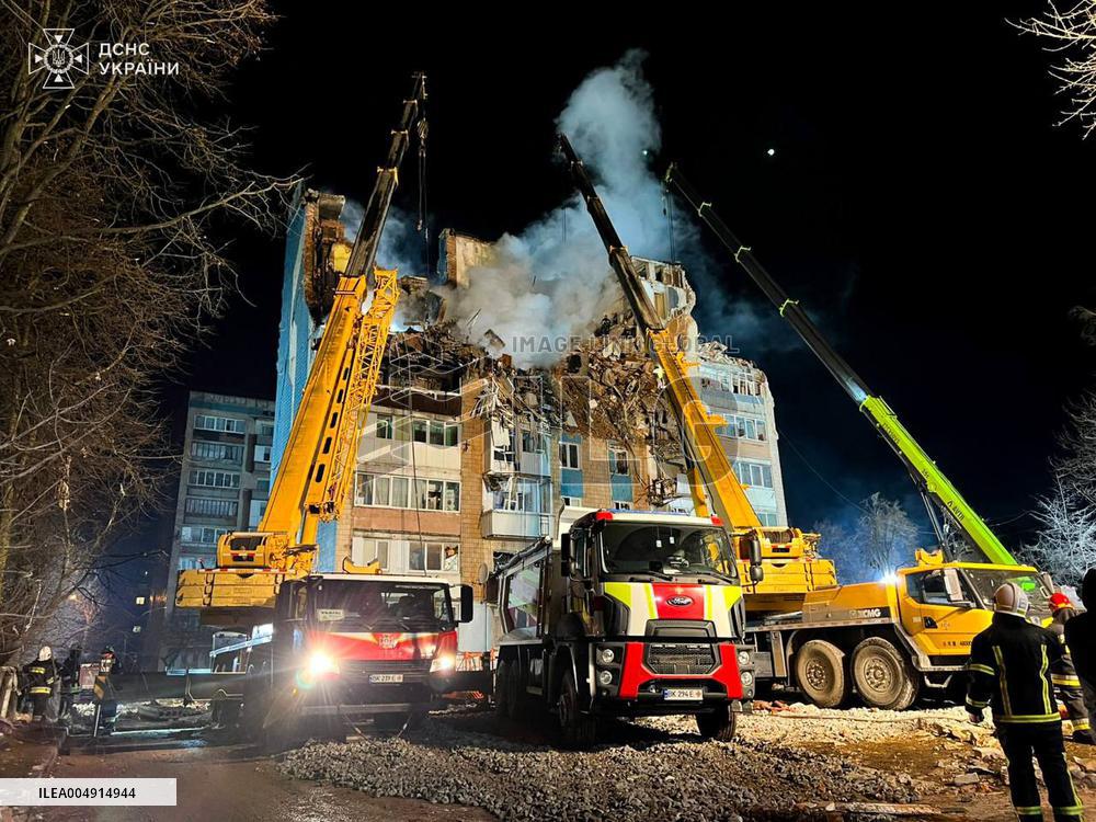 Russian Strike Leaves 22 Missing In Ternopil - Ukraine