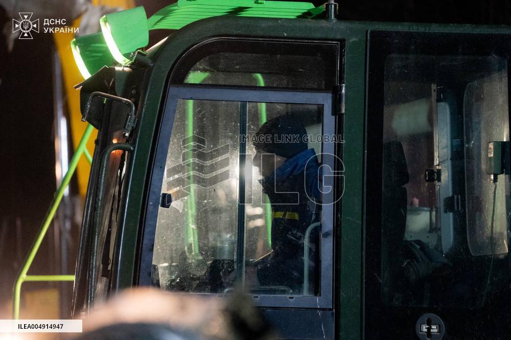 Russian Strike Leaves 22 Missing In Ternopil - Ukraine