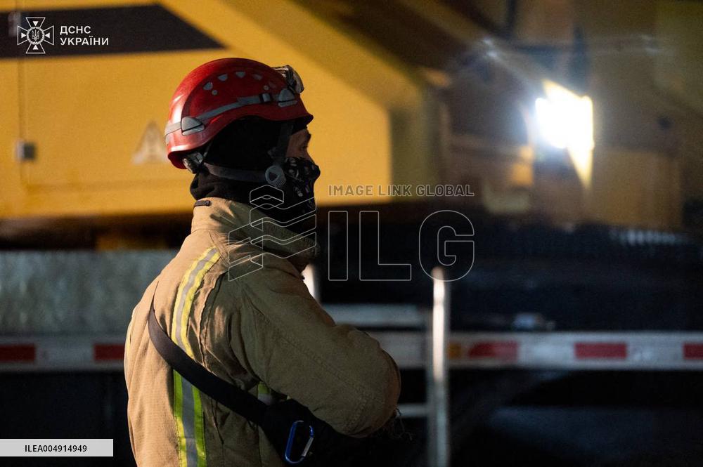 Russian Strike Leaves 22 Missing In Ternopil - Ukraine