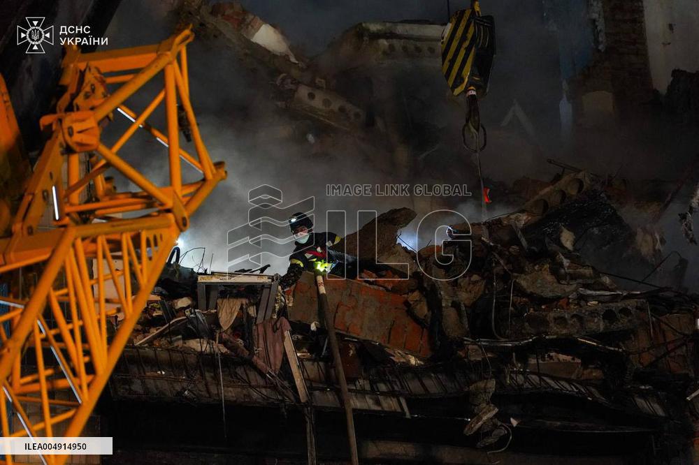 Russian Strike Leaves 22 Missing In Ternopil - Ukraine