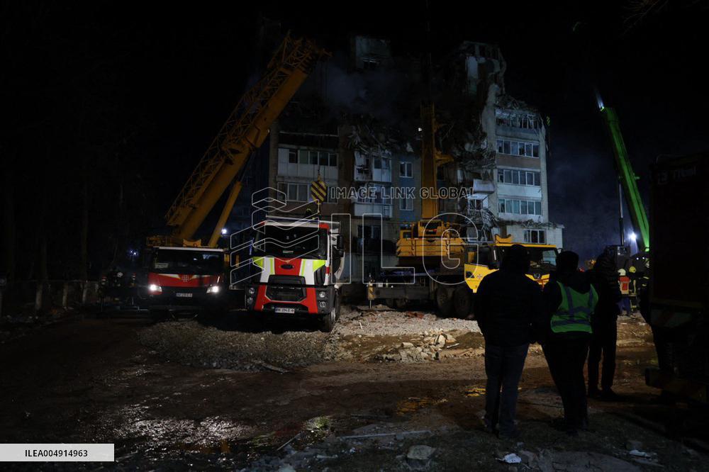 Russian Strike Leaves 22 Missing In Ternopil - Ukraine